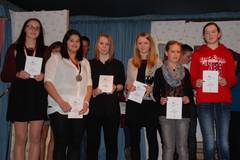 Vereinsmeister weibliche Jugend: 2. Lea Eckardt, 3. Laura Geisler, 4. Sina Schorr, 1. Anna Weißmann sowie Jona Renk und Theresa Seifert