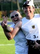 Begeisterung Sekunden nach dem Zieleinlauf: Beate Schenkel (SV Halle/Saale) und Peter Engerisser (SV Kronach) freuen sich über den Gewinn der WM-Bronzemedaille in der Mixed-Staffel.